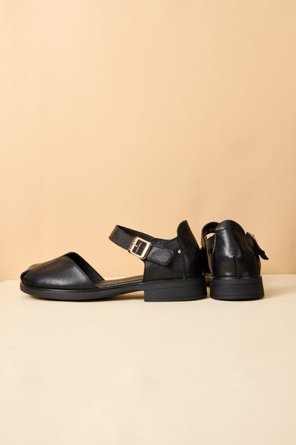 Rumour Has It | Tatum Leather Flat Sandal - Black