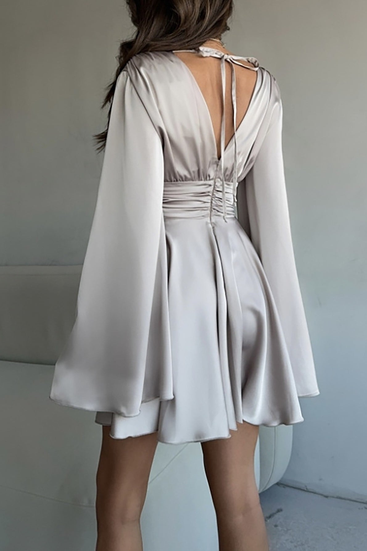 V-neck Bow Snug Long-sleeve Mini Dress