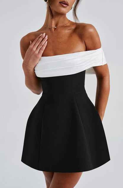 Sophisticated Mini Dress With a Bow Design
