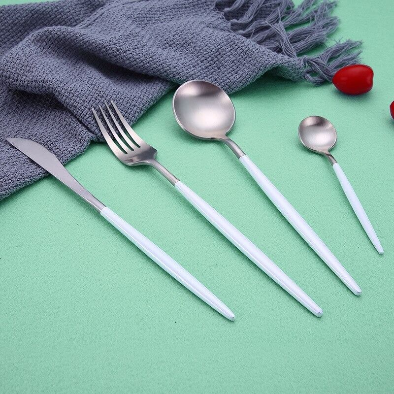 Modern White Silver Flatware Set