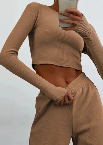 Bold Elegance - Crop Top and Wide-leg Pants Set