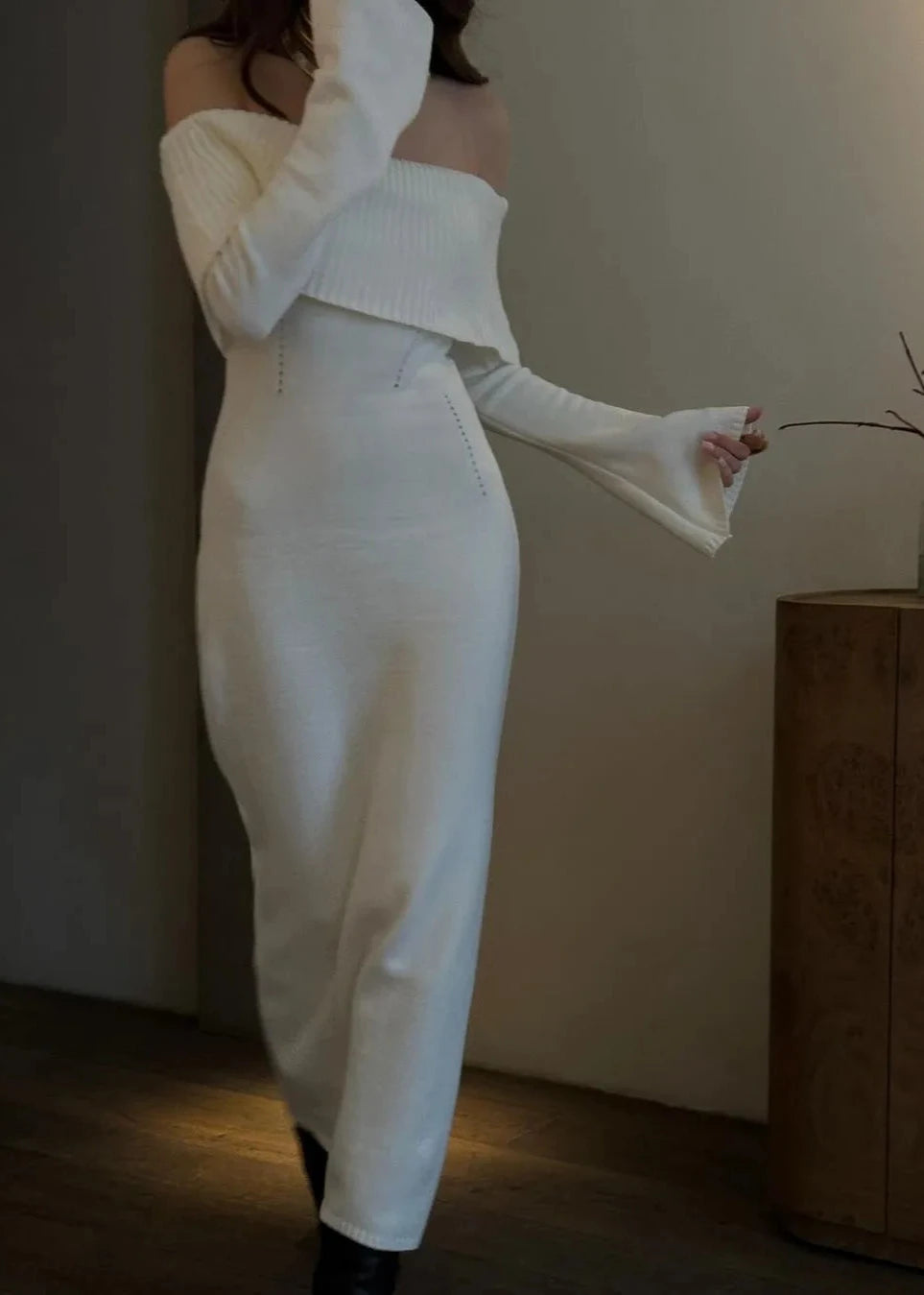 Off-shoulder Elegance - Ribbed Knit Maxi Dress